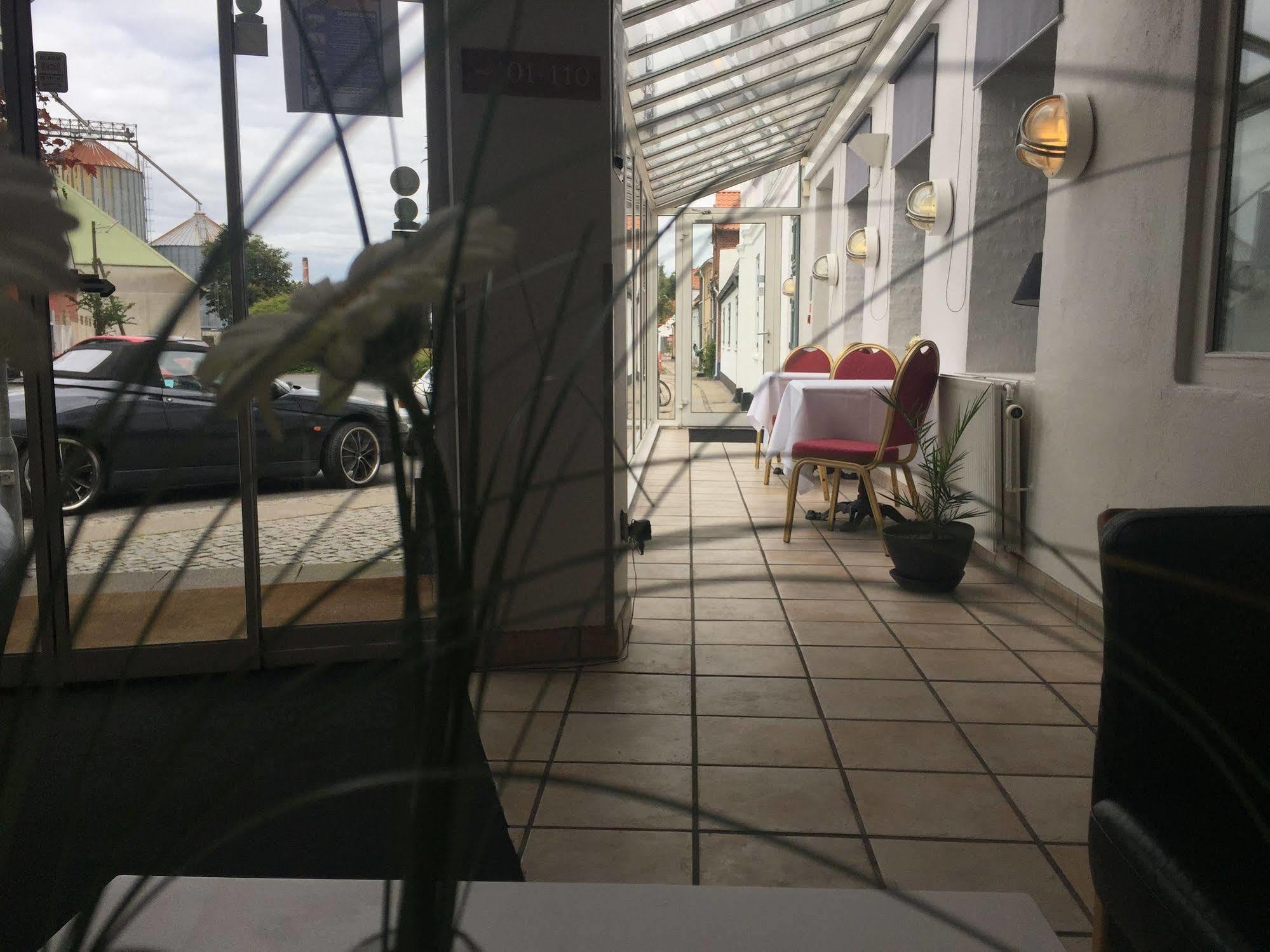 Hotel Асенс Екстериор снимка